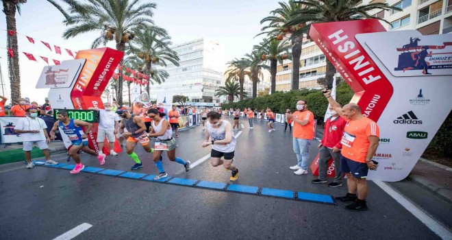Kurtuluş coşkusu maratonla taçlandı