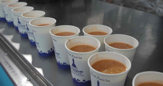 İzmir’de gençler derse ''Günaydın Çorbası'' içerek giriyor