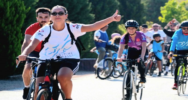 İzmir eğitime pedalladı, sporun gücü çocuklara umut oldu