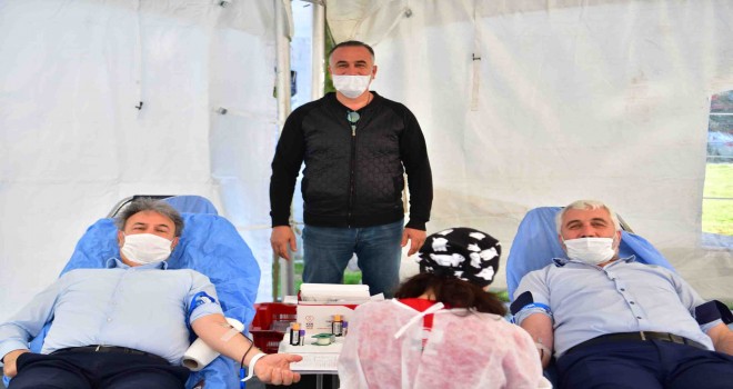 Bornova Belediyesi ve Türk Kızılay'dan kan kardeşliği