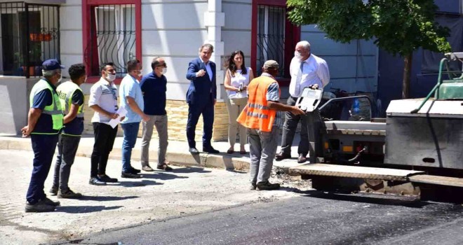 Bornova’da yol hamlesi