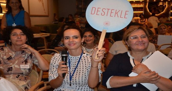 Başkan Tugay'ın eşi ''Destekle Değiştir''di...
