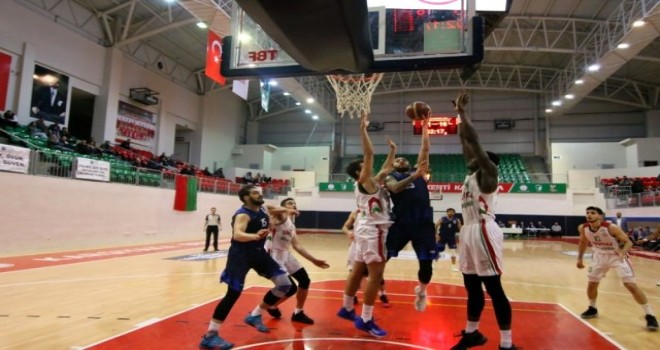 Karşıyaka Belediyespor, Kocaeli Bşb.Kağıtspor'a kaybetti