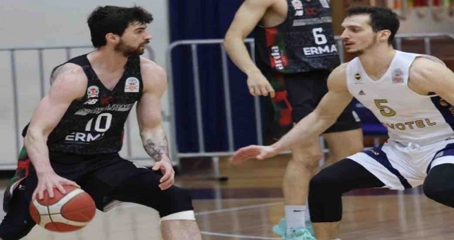 Bornova Belediyesi Karşıyaka İstanbul'da mağlup