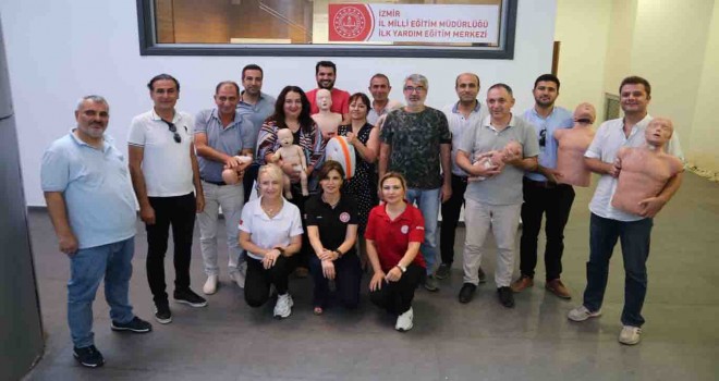 İzmir İl Milli Eğitim Müdürlüğü ilk yardım eğitimlerini sürdürüyor
