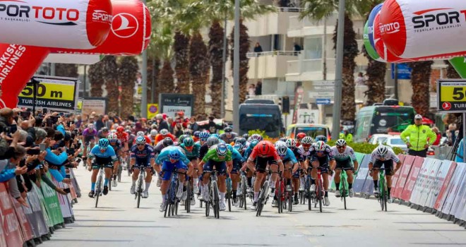57. Cumhurbaşkanlığı Türkiye Bisiklet Turu 3.etabını Jasper Philipsen kazandı
