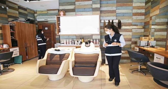 Karşıyaka Belediyesi'nden berber ve kuaförlere denetim