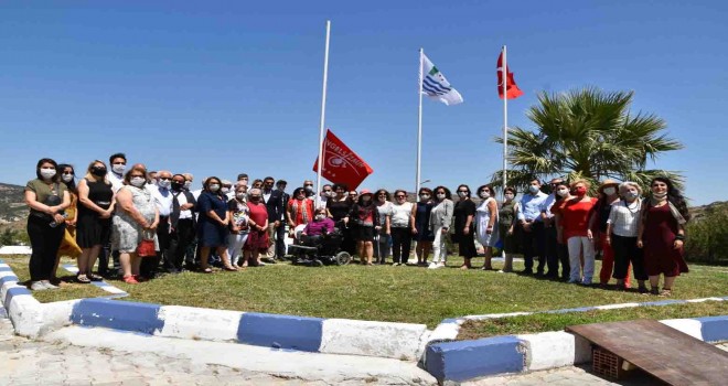 Foça’da ilk engelsiz Kırmızı Bayrak dalgalandı
