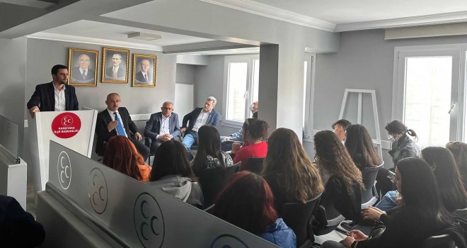 MHP Karşıyaka’da ''Gençler Soruyor''