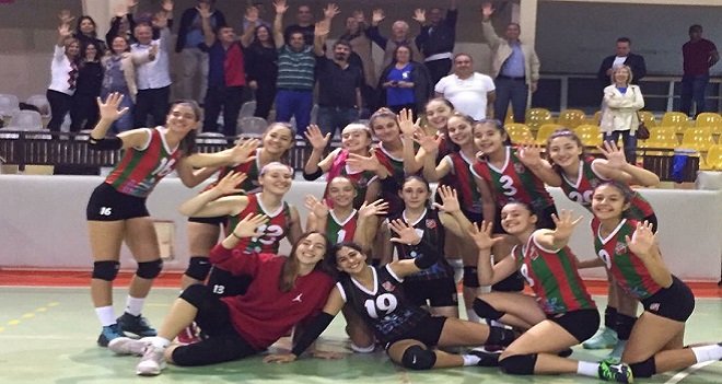 Filede Karşıyaka gençleri Özateş'i kolay geçti