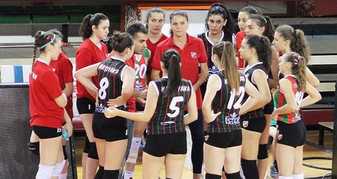 Filede yıldız kızlar yenilgiyle başladı...