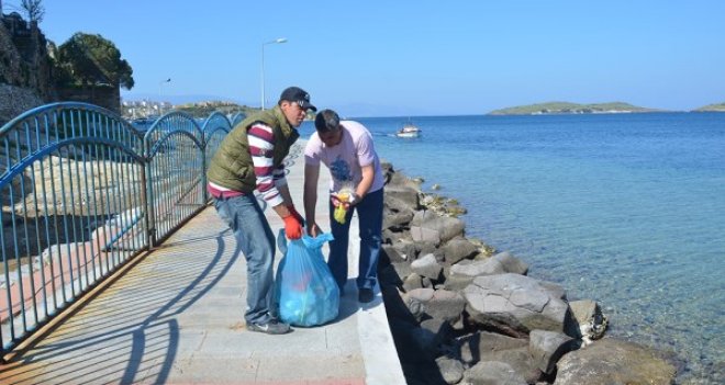 Foça sahilleri tertemiz