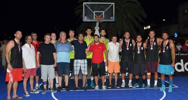 Foça'daki basketbol şöleni sona erdi