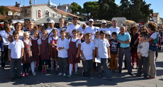 Foçalılar sağlık için yürüdü