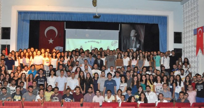 Geleceğin Elektrik ve Elektronik Mühendisleri İzmir Üniversitesi’nde
