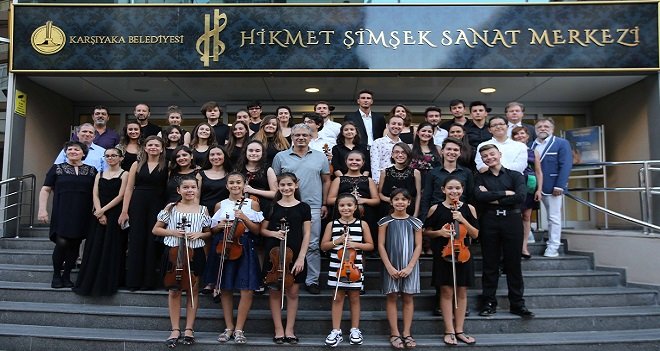 Geleceğin sanatçıları Karşıyaka'da yetişiyor