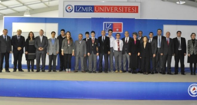 Genç matematikçiler İzmir Üniversitesi’nde buluşacak