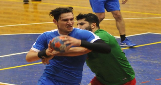 Hentbolde derbi Karşıyaka Belediyespor'un...