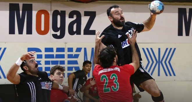 Hentbolde Karşıyaka Belediye Beşiktaş'tan 21 fark yedi...