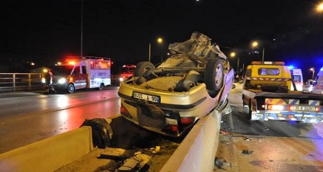 Hurdaya dönen otomobilden sağ çıktı…