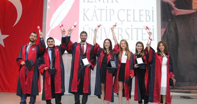 İKÇÜ, ilk mühendislerini mezun etti