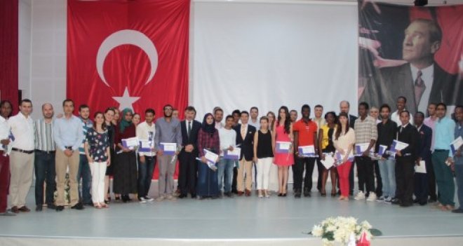 İKÇÜ TÖMER’de ilk mezuniyet coşkusu