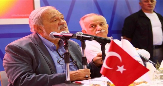 İlber Ortaylı İzmirlilerle buluştu