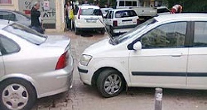 İNSANLAR NEREDEN YÜRÜSÜN