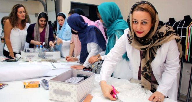 İranlı kadınlar İzmir'de tekstil öğreniyor