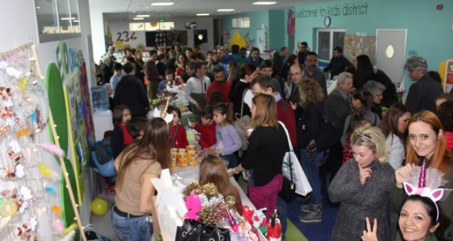 İstek İzmir Okulları'nın kermes geliri Karşıyaka'nın Filizleri'ne