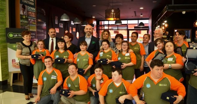 İyilik Atölyesi aynı yerinde devam ediyor...