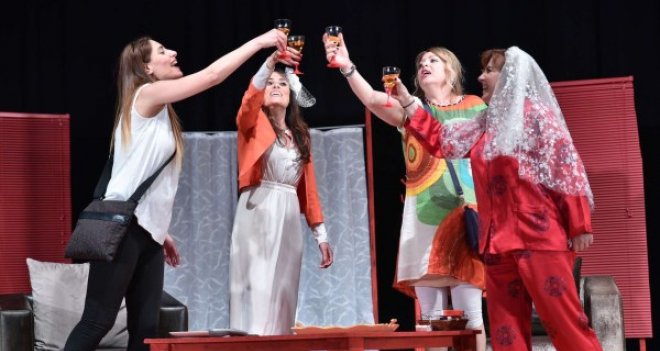 İyilikten vazgeçmiyorlar