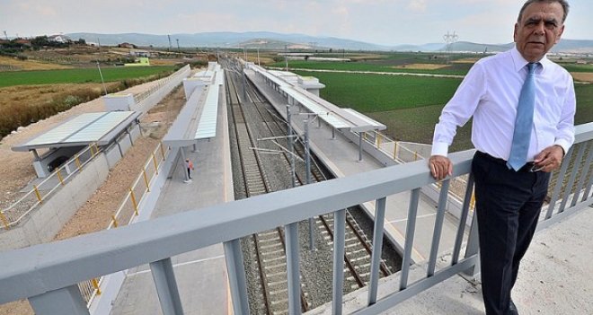 İZBAN TORBALI HATTINDAKİ 5 İSTASYON 8 KARAYOLU GEÇİDİ TAMAMLANDI