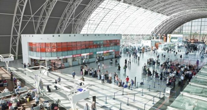 İzmir Adnan Menderes Havalimanı’nda yolcu trafiği yüzde 3 arttı