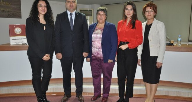 İzmir Barosu'ndan kadına yönelik şiddet paneli