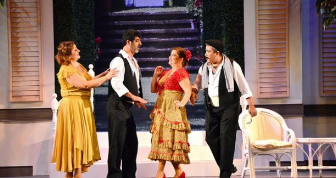 İzmir Devlet Opera ve Balesi Lüküs Hayat müzikalini sergiliyor