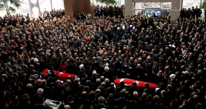 İzmir, şehitlerini uğurluyor...