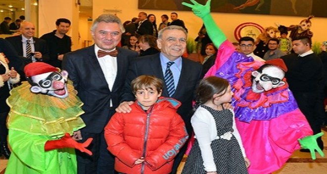 İzmir Uluslararası Kukla Günleri başladı...