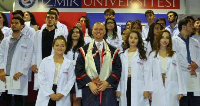 İzmir Üniversitesi Tıp Fakültesi 4.Eğitim yılına başladı
