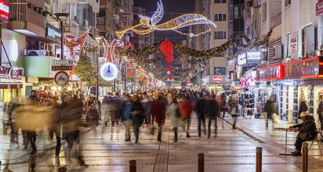 İzmir 2015'e ışıl ışıl veda ediyor
