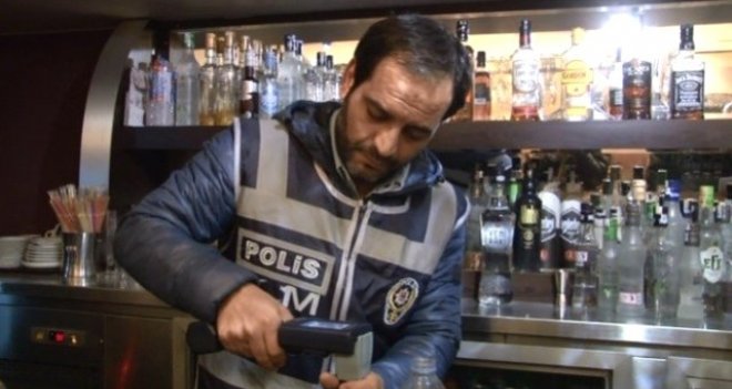 İzmir'de 264 şişe sahte rakı ele geçildi