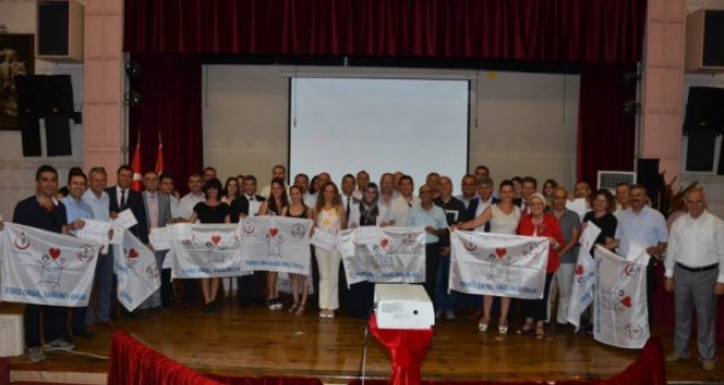 İzmir'de 39 okula daha beyaz bayrak