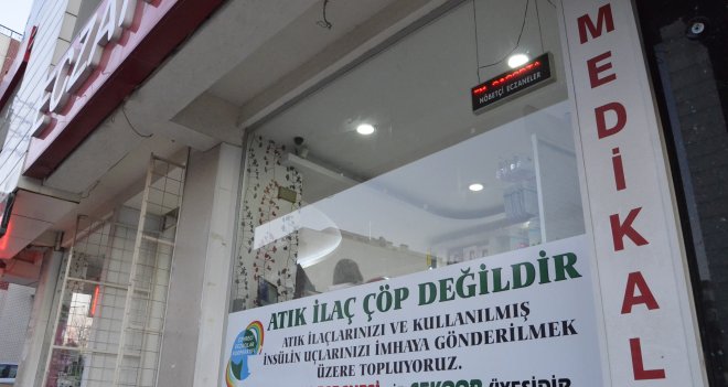 İzmir'de atık ilaçlar çevreye zarar vermeden toplanıyor