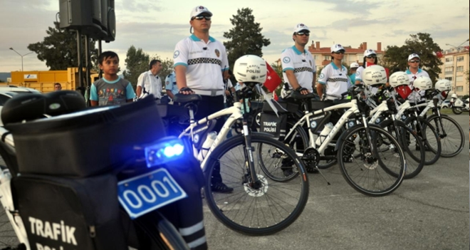 İzmir'de Bisikletli Polisler görev başında