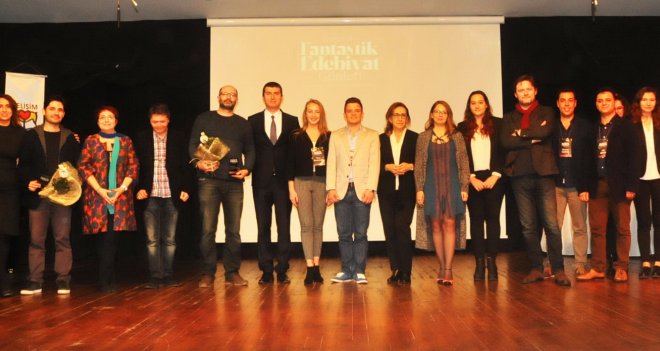 İzmir'de ''Fantastik Edebiyat'' günleri düzenlendi