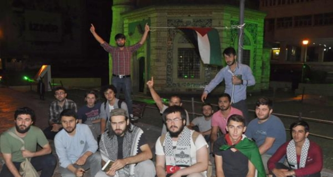 İZMİR'DE GAZZE PROTESTOSU