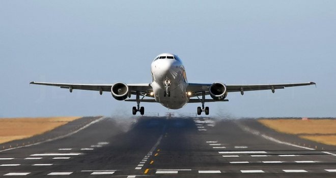 İzmir'de hava yolunu kullananlar %8 arttı