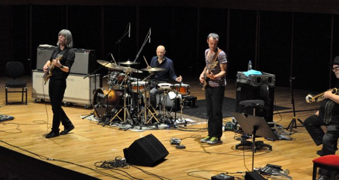 İzmir'de Mike Stern fırtınası esti