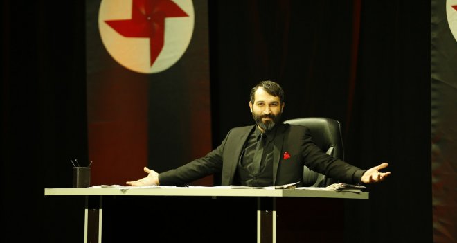 İzmir'de ''Sadece Diktatör'' rüzgarı esti