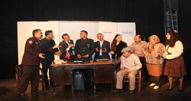 ''İzmir'de Tiyatro'' Günleri, Karşıyaka'da başladı